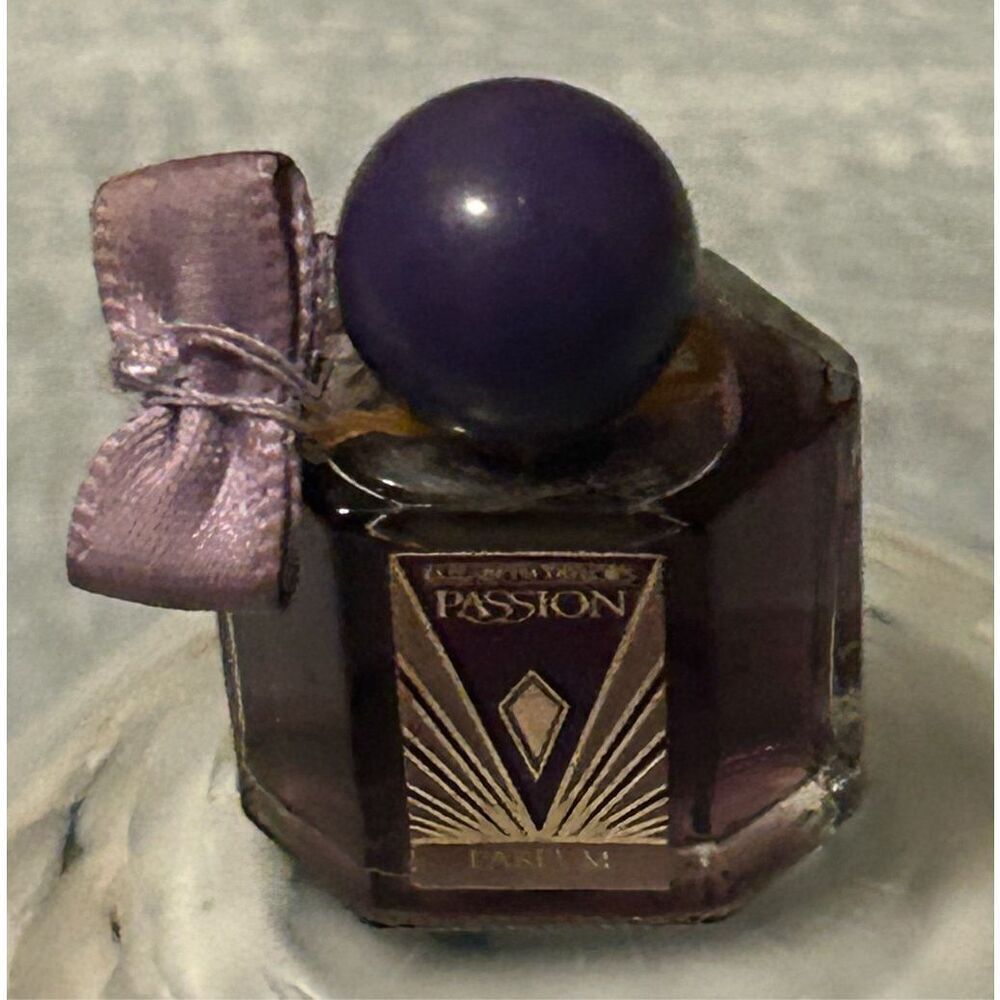 Elizabeth Taylor Passion Miniature Perfume